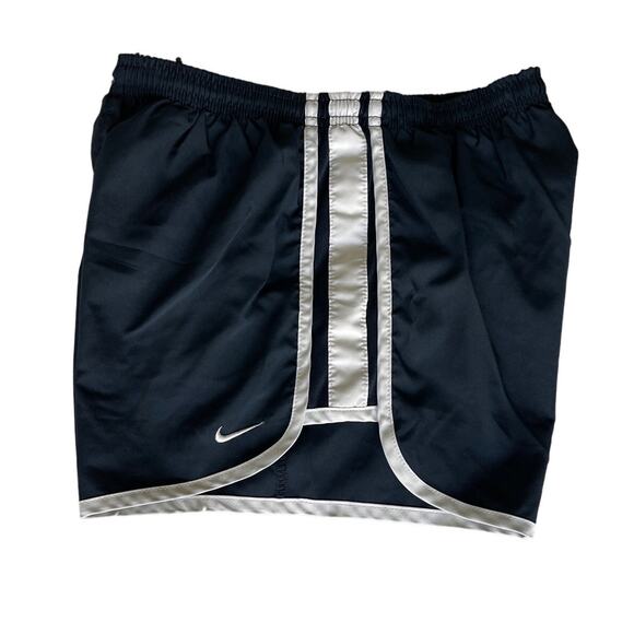 NIKE activewear Shorts Dri-Fit Girls Sz XS Slightly used - Picture 1 of 7